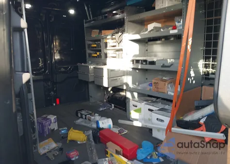 2015 Ford Transit-250 из США, поврежденный, VIN 1FTYR2CM2FKA84211